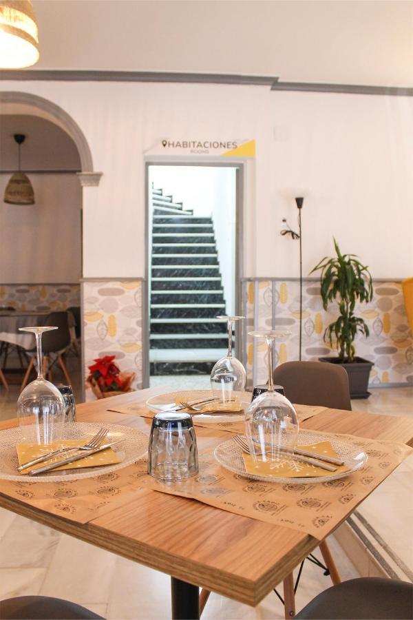 Hotel Restaurante Via Sevilla - Cadiz By Ma 22 Puntos El Cuervo  エクステリア 写真