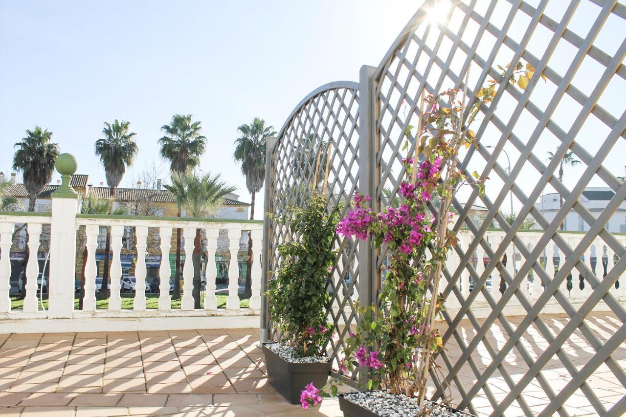 Hotel Restaurante Via Sevilla - Cadiz By Ma 22 Puntos El Cuervo  エクステリア 写真
